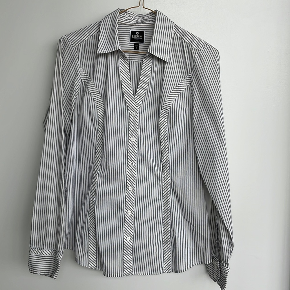 Express The Essential Shirt Size Med